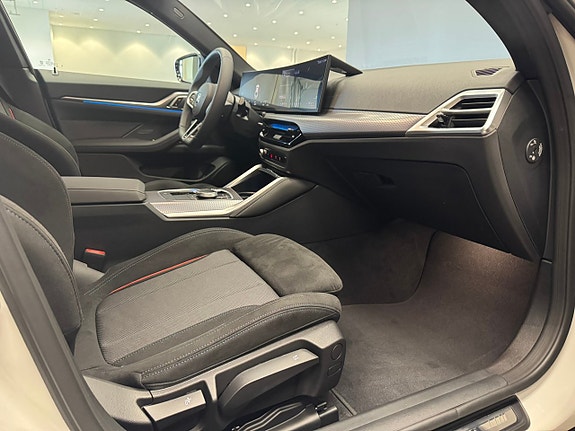 BMW i4 10 of 14