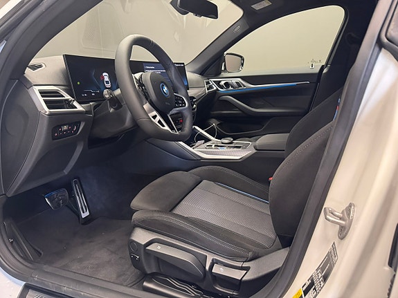 BMW i4 7 of 14