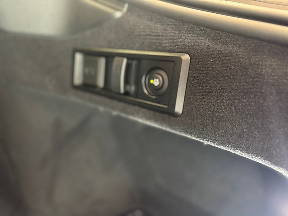 BMW i4 13 of 14