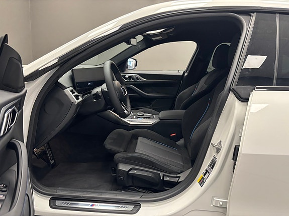 BMW i4 14 of 20