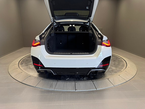BMW i4 6 of 14