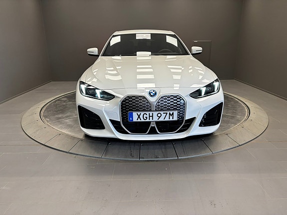BMW i4 8 of 20
