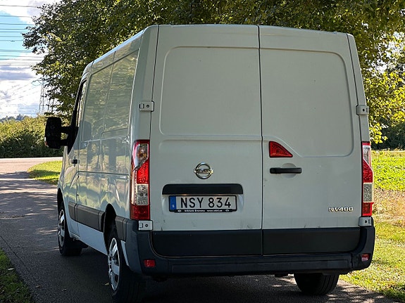 Nissan NV400 4 of 5