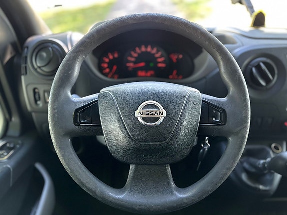 Nissan NV400 12 of 14