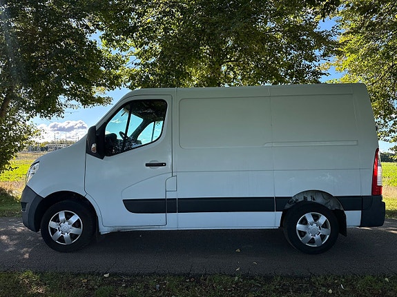 Nissan NV400 7 of 14