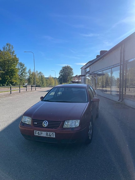 Volkswagen Bora 2 of 5