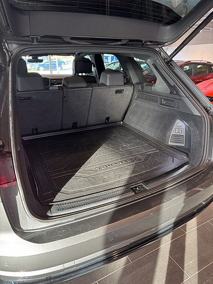 Volkswagen Touareg 8 of 18