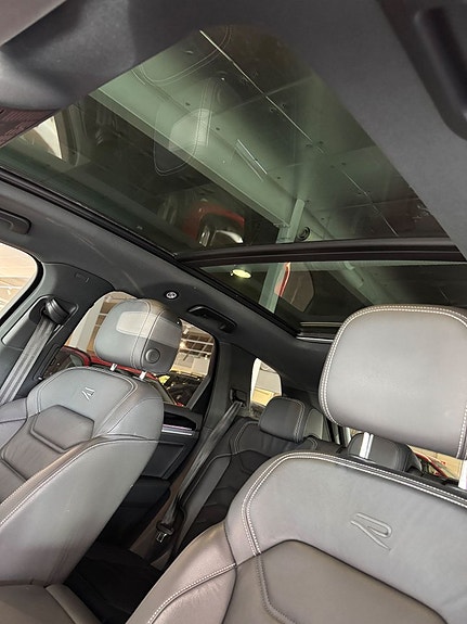 Volkswagen Touareg 4 of 18