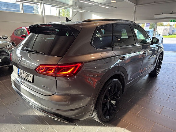 Volkswagen Touareg 10 of 18