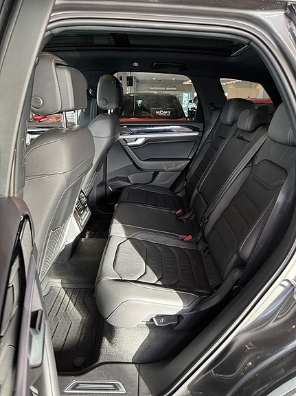 Volkswagen Touareg 6 of 18