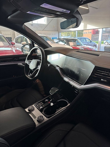 Volkswagen Touareg 13 of 18