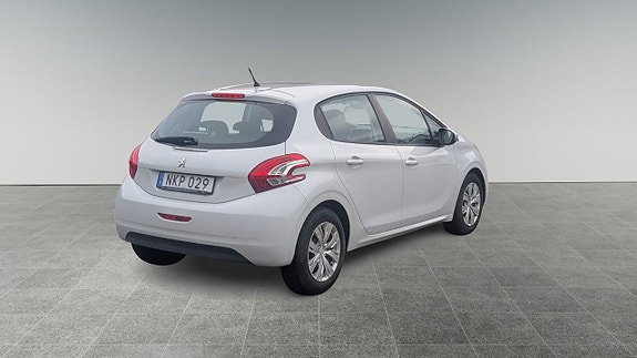 Peugeot 208 6 of 12
