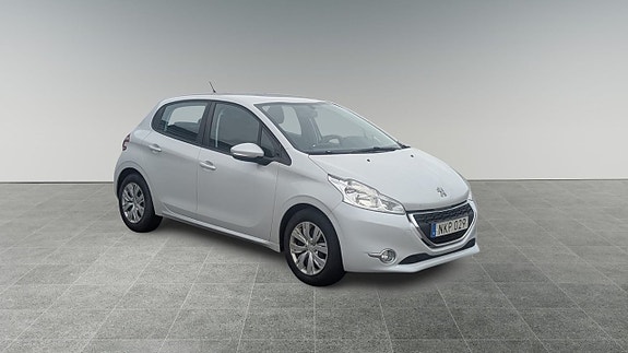 Peugeot 208 4 of 12