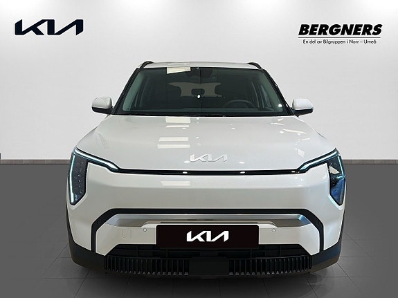 Kia EV3 2 of 17