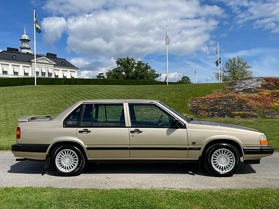 Volvo 940 2 of 15