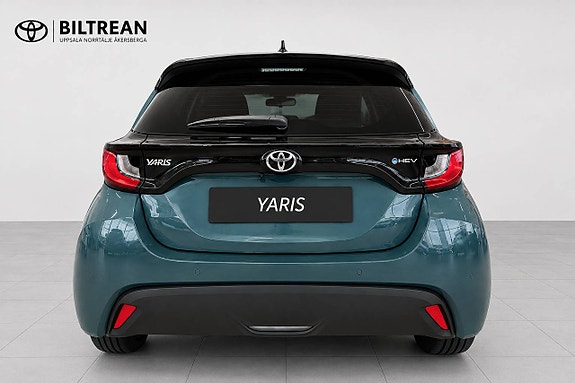 Toyota Yaris 3 of 7