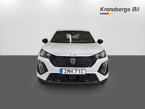 Peugeot 2008 2 of 5
