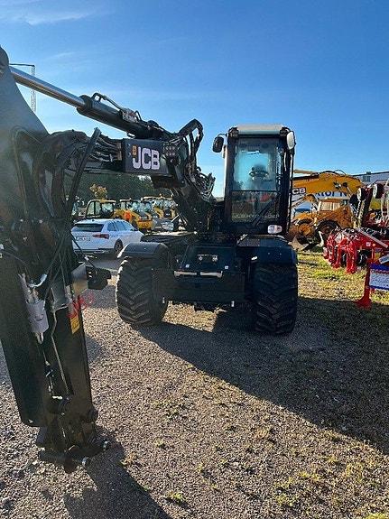 JCB Hydradig 110W 4 of 4