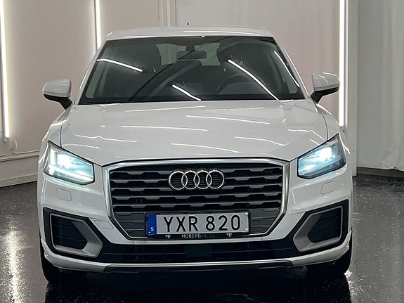 Audi Q2 2 of 17
