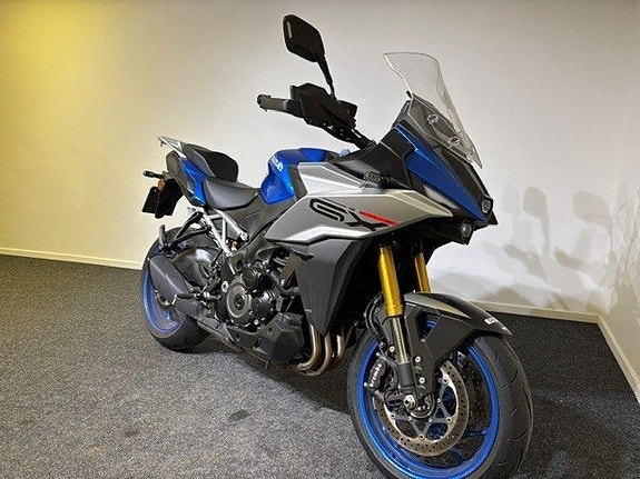 Suzuki GSX-S1000GX /Ex-demo/Summer-Sale 3 of 6
