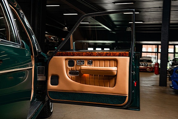 Bentley Brooklands 12 of 30
