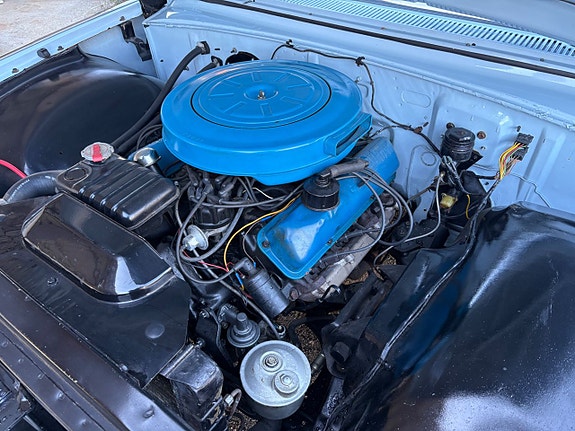 Ford Galaxie 22 of 26