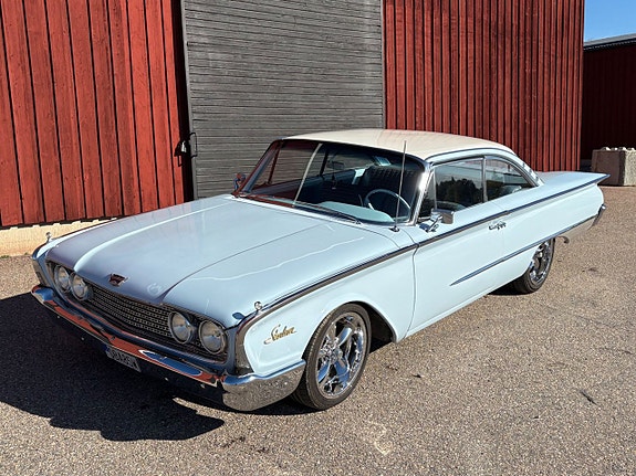 Ford Galaxie 2 of 5