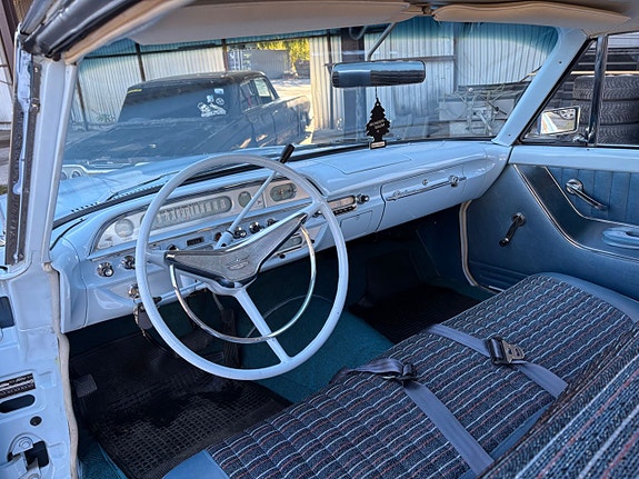 Ford Galaxie 18 of 26