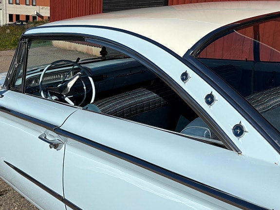 Ford Galaxie 13 of 26
