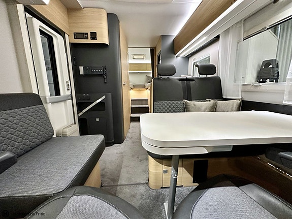 Adria Coral Xl 660 SL 2 of 16