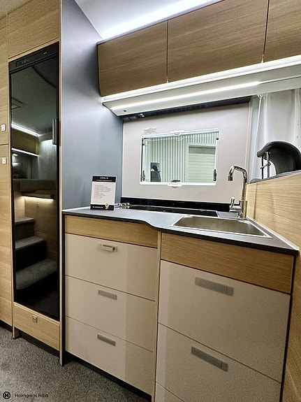 Adria Coral Xl 660 SL 9 of 16