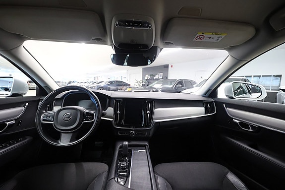 Volvo S90 13 of 24