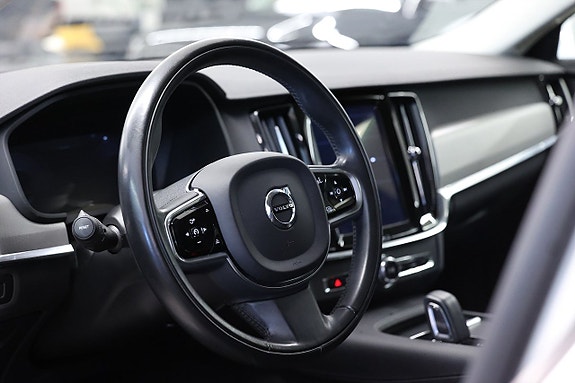 Volvo S90 16 of 24
