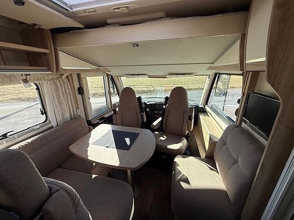 Eura Mobil Eura Mobil IL 730 EB  | SOMMARKAMPANJ | 1 Ägare | Låga Långbäddar | 1 165 mil 5 of 12