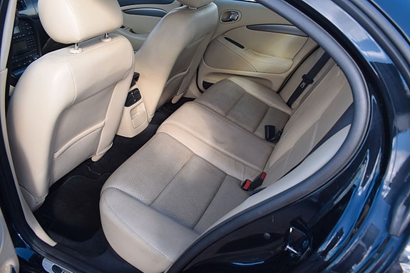 Jaguar S-TYPE 12 of 14