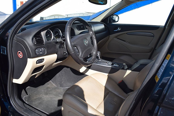 Jaguar S-TYPE 13 of 14