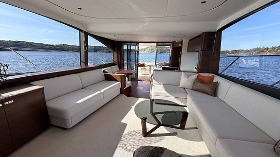 Princess F65 med bimini 6 of 12