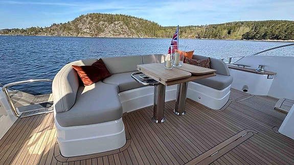 Princess F65 med bimini 4 of 12