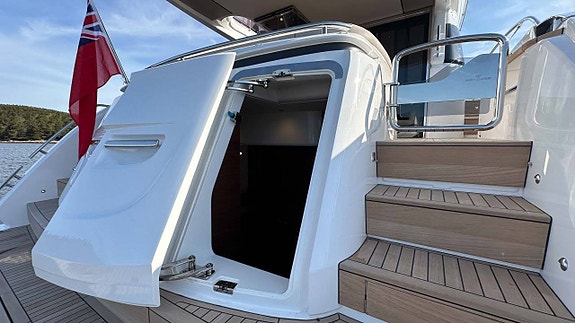 Princess F65 med bimini 11 of 12