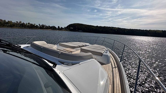 Princess F65 med bimini 3 of 12