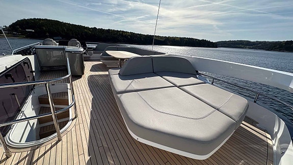 Princess F65 med bimini 2 of 12