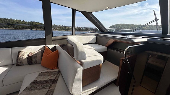 Princess F65 med bimini 7 of 12