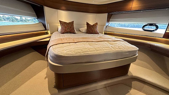 Princess F65 med bimini 10 of 12