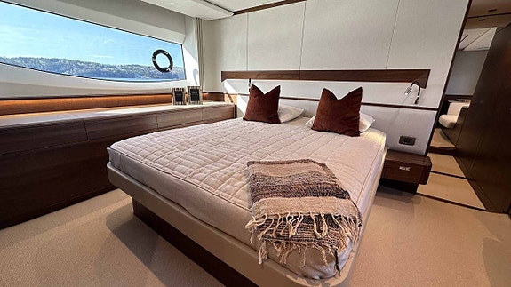 Princess F65 med bimini 9 of 12