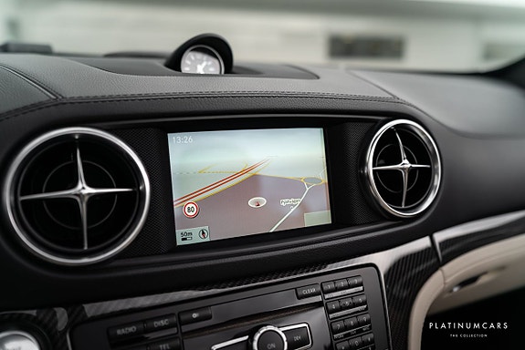 Mercedes-Benz SL63 9 of 21