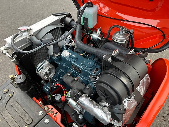 Minigrävare DELEKS® M100 – Kubota 3-cylindrig diesel motor 10 of 12