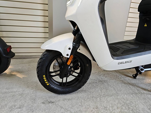 E-BOOST WHITE Elscootern 11 of 12
