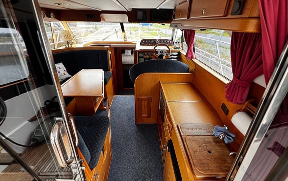 Nord West 390 Flybridge 4 of 12