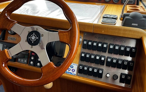 Nord West 390 Flybridge 8 of 12
