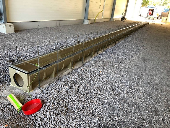 INFRAPIPE Tvätthallsränna med körbart galler
